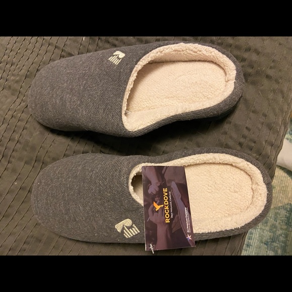 Slippers - Picture 2 of 6